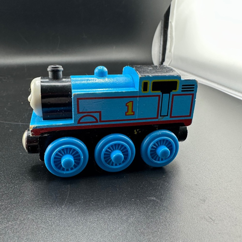 Thomas the Tank Engine Wooden Railway Train 2002 Gullane Blue No 1 Magnetic Toy - Picture 4 of 15